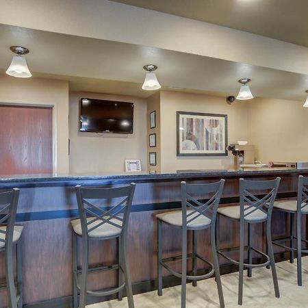 Cobblestone Inn & Suites-Kersey Esterno foto