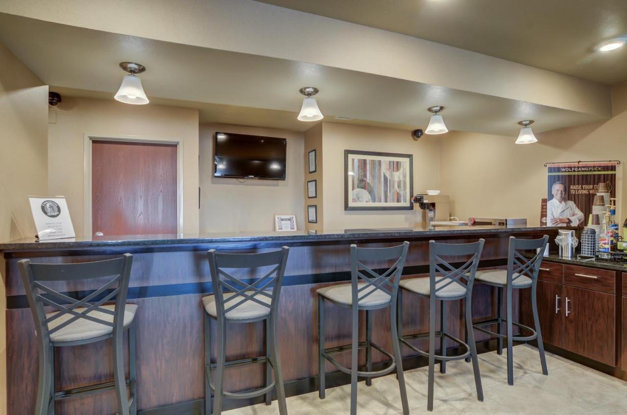 Cobblestone Inn & Suites-Kersey Esterno foto