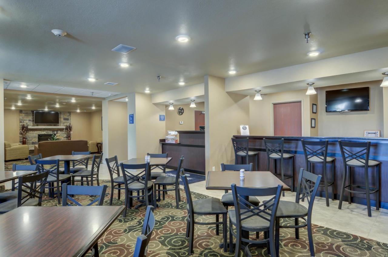 Cobblestone Inn & Suites-Kersey Esterno foto