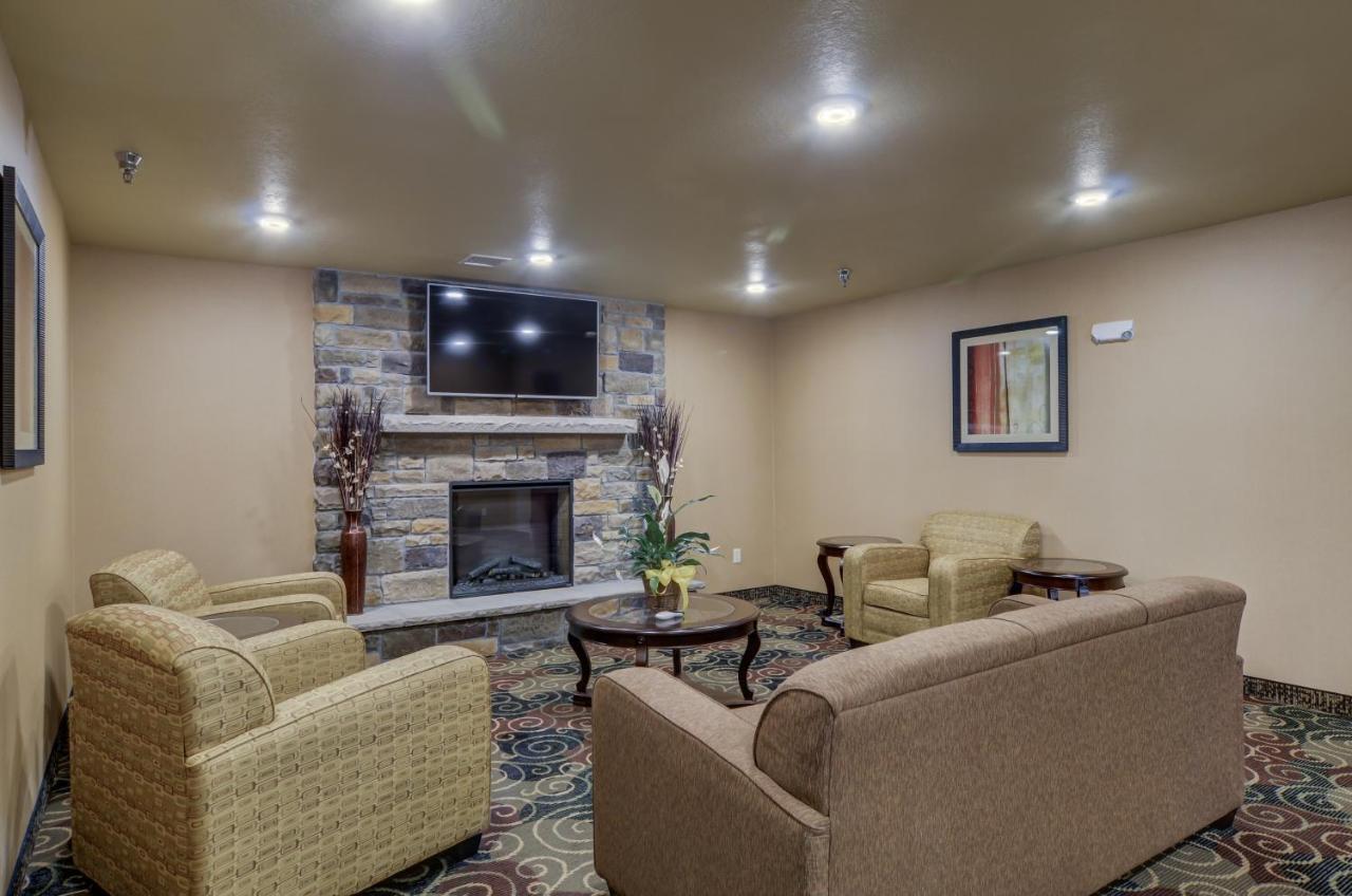 Cobblestone Inn & Suites-Kersey Esterno foto