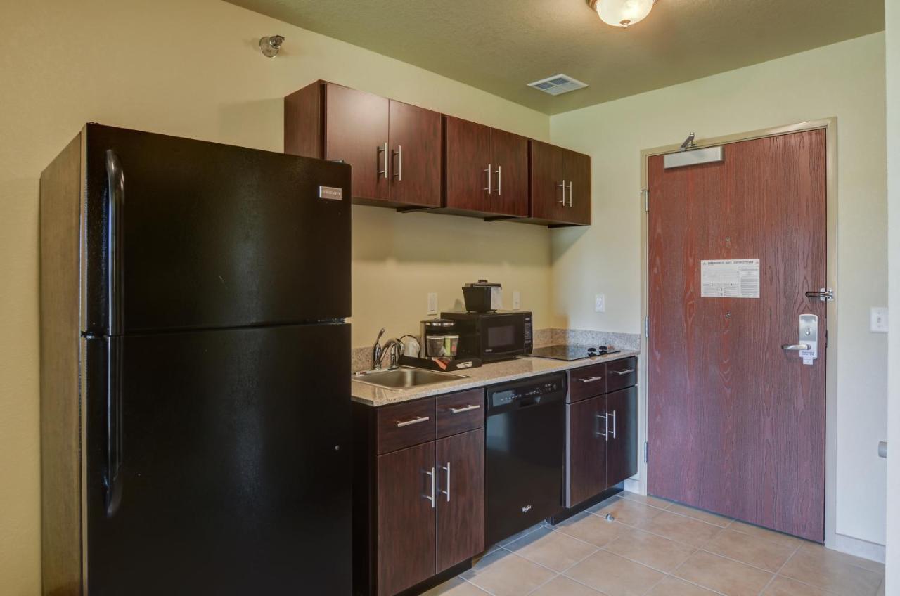 Cobblestone Inn & Suites-Kersey Esterno foto